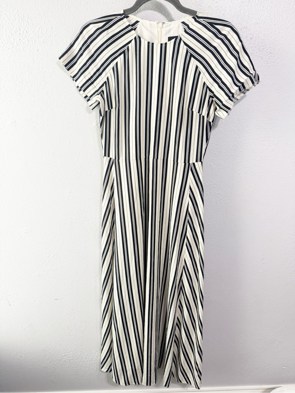 Club Monaco Black and White Striped Midi Dress 00